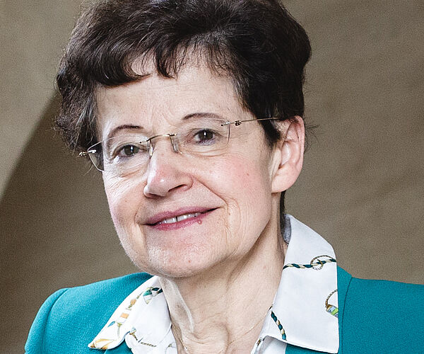 Portrait Françoise Combes