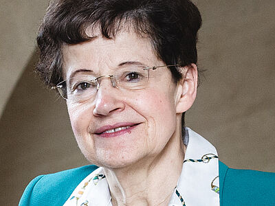 Portrait Françoise Combes
